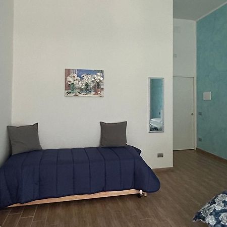 Savastano House Duomo Hotel Napoli Bagian luar foto