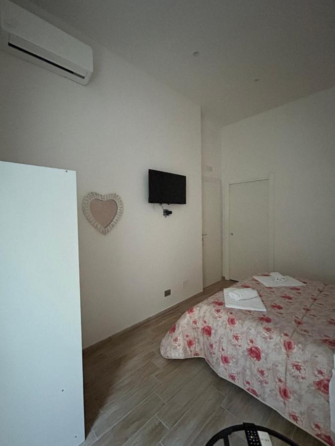 Savastano House Duomo Hotel Napoli Bagian luar foto