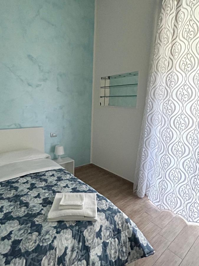 Savastano House Duomo Hotel Napoli Bagian luar foto