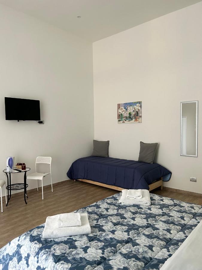 Savastano House Duomo Hotel Napoli Bagian luar foto