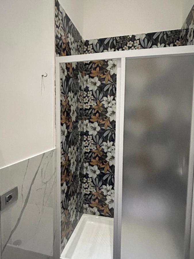 Savastano House Duomo Hotel Napoli Bagian luar foto