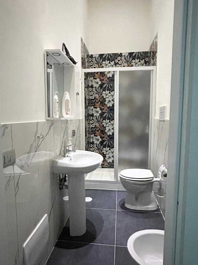 Savastano House Duomo Hotel Napoli Bagian luar foto